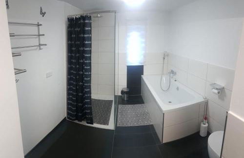 Große Monteurs und Handwerkerwohnung nahe Potsdam Berlin Bad Belzig und Brandenburg Ferienhaus zur weißen Taube - Foto 19