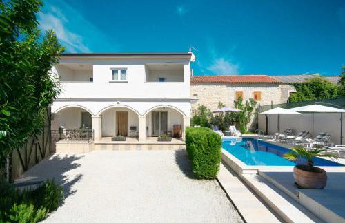 Villa Martin - Countryside Retreat with Pool & Pavilion - Foto 17