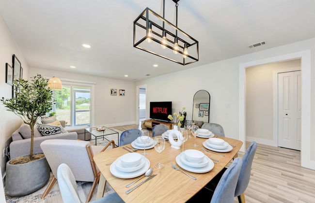 Charming Florida Beach Home w King Bed Patio - Photo 29