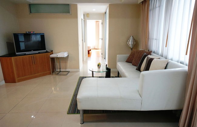 Silom convent garden - Photo 48