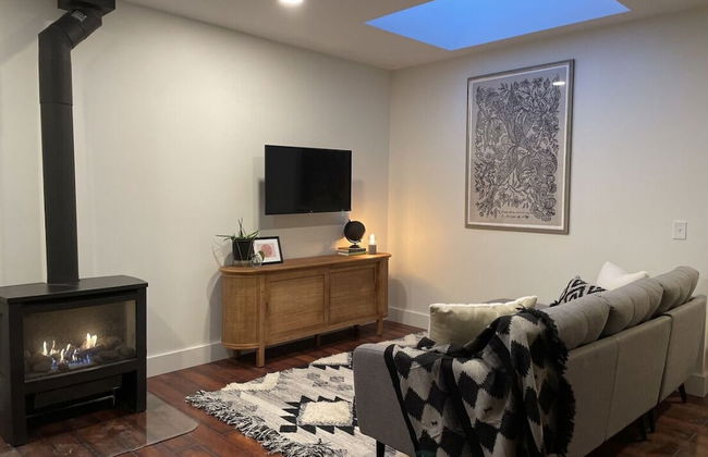 Cottage Street Downtown New Apartment - Photo 8