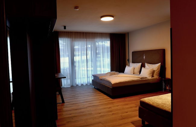LH Suites Aparthotel - NEW since 2025 - Foto 9