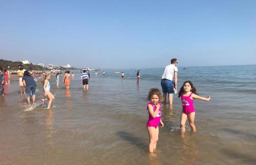 Poppy at Oakdene Forest Park - Foto 64