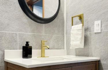 Parkland Home KING 2Bedroom Townhome in Evv - Photo 9