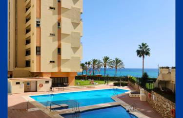 Sea View 2BR Beachfront & Cozy Balcony Marbella - Photo 1