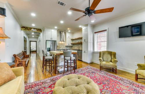 Charming Louisiana Getaway with Furnished Balcony! - Foto 6