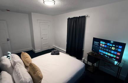 Bachi - Cozy 3BR Apt with Parking, Desk & Fast WiFi near Yale, Quinnipiac, SCSU & Hospitals - Foto 4