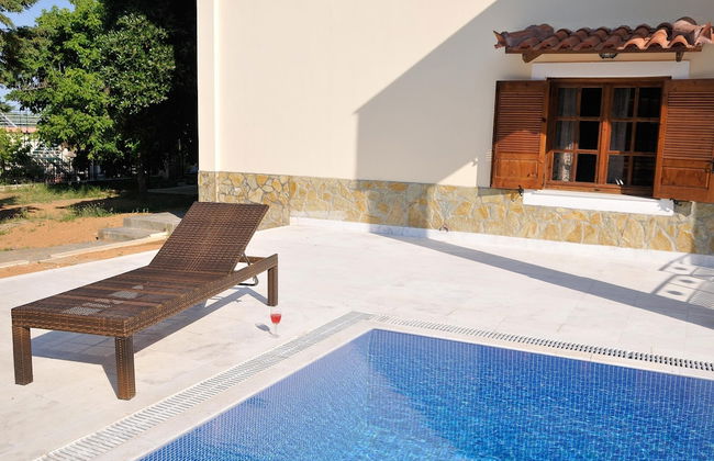 Family Maisonette with Pool near Beach - Foto 28