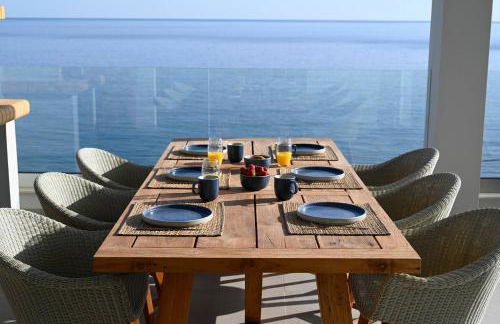 Rozites Luxury Beachfront Villa, By Hellocrete - Foto 7
