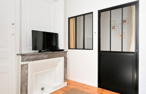 The Valmy Retreat Peaceful & Private Terrace - Photo 6