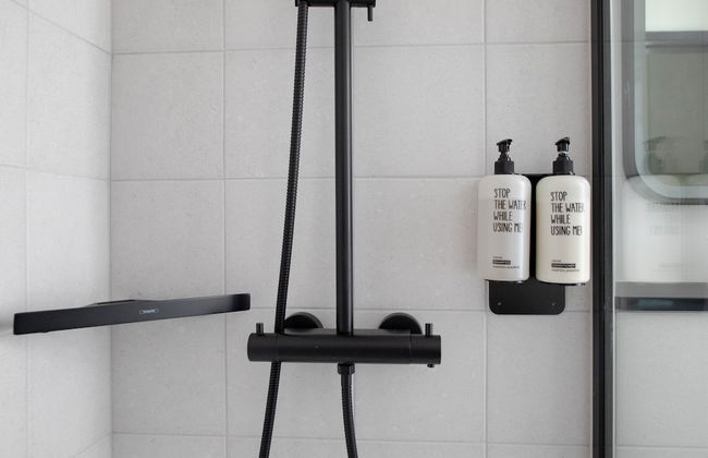 Bob W Tower Hill Studios - Photo 25