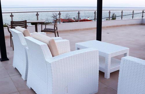 Ocean View Studios and Luxury Rooms - Foto 21