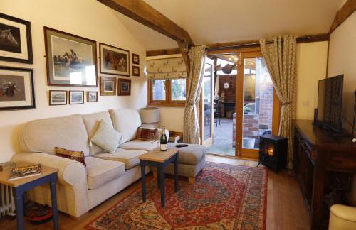 Rushmoor Retreat, Cosy with Outdoor Pizza Oven - Photo 49