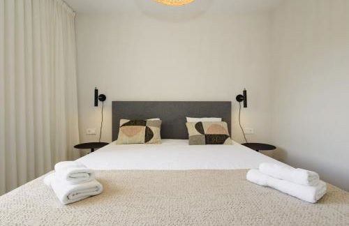 Luxurious frontline golf apartment in Elviria - Photo 10