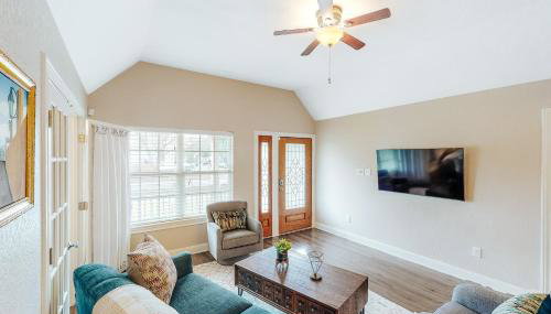 Welcoming home walkable to Steps of Alamodome & riverfront & near River Walk - Foto 4