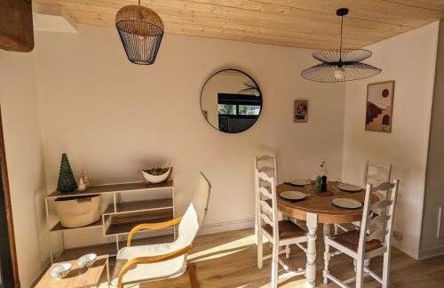 Centre Village - 50m2 Rénové Vue montagne avec Balcon plein Sud - Foto 2