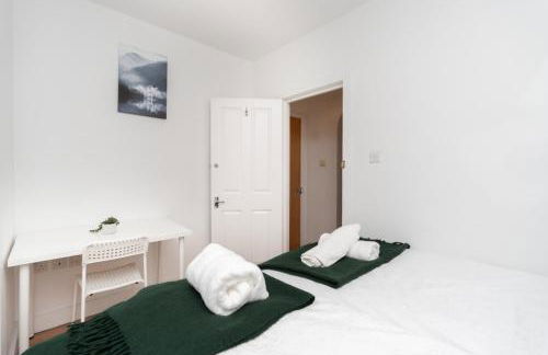 Cozy Cottage 2 Bedroom Apartment with free Parking - Foto 3