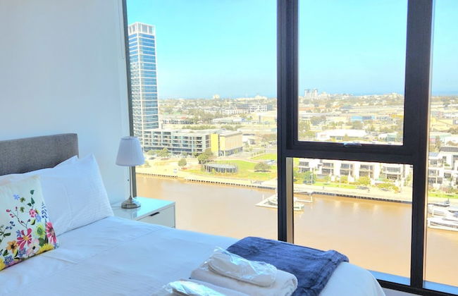 Melbourne Lifestyle Apartments - Best Views on Collins - Photo 10