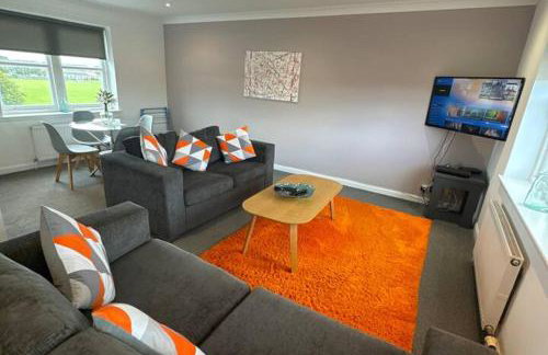 2 Bed Apartment Sleeps 4 -Near Airport -WiFi & Tv - Foto 1