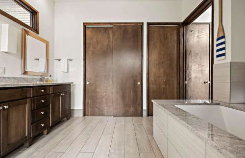 Romantic Lake Retreat - Deck, BBQ Grill & Patio - Foto 13