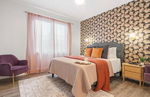 Stone Flora 2BR Condo Near Downtown and Bay - Photo 3