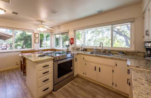 Yosemite Mountain Top Retreat Hilltop Manor Pool Spa - Foto 9