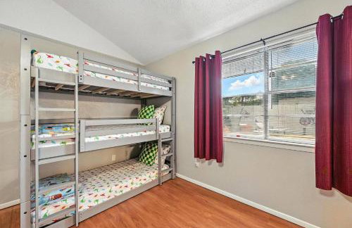 The Oasis 3BR house near stadium and DFW with Pool - Foto 40