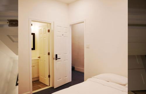 Oui on Ludlow - Entire House and Private Rooms in University City - Foto 10