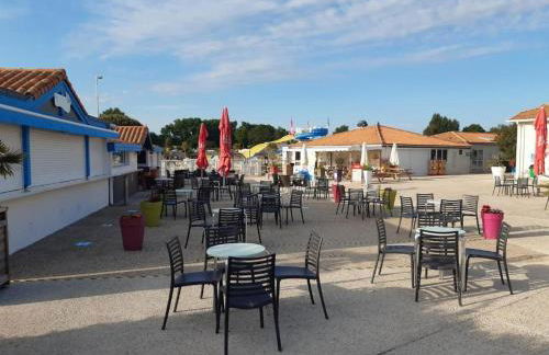 Mobil Home Moderne de 40m2 TOUT CONFORT Camping SIBLU Les CHARMETTES 785 La Palmyre Les Mathes - Foto 52