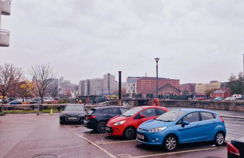 5 star Luxury Apartment in City Centre with views - Photo 2