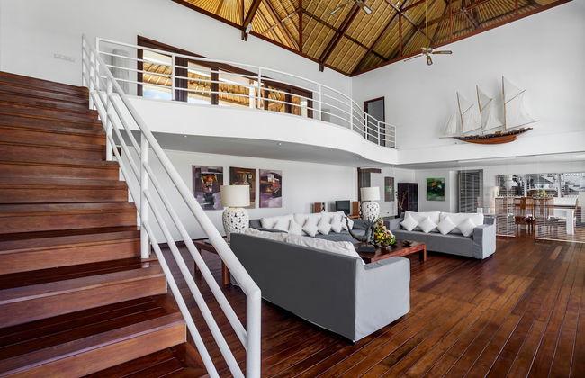 Villa Blanca by Alfred in Bali - Modern Luxury 5 Bdr Oceanfront Villa in Candidasa - Foto 5