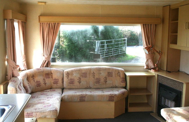 Lovely Bk Calypso Bluebird 6 Berth Holiday Caravan - Photo 6