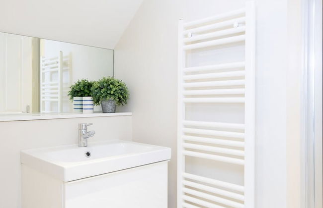 Superior House for 6 Near Beach w Parking Garden - Foto 30