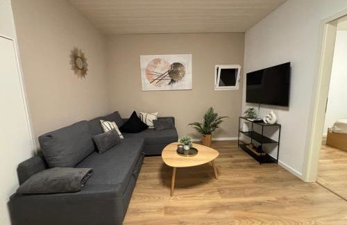 90qm - 5 Zimmer - Parkplatz - Autobahn - blauen See - Foto 8