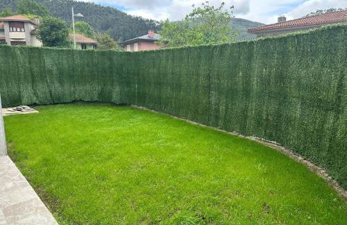 Reformado con Piscina y Jardín - Foto 22