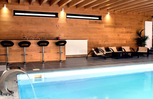 Walk Luxury Stay With Pool - Photo 40