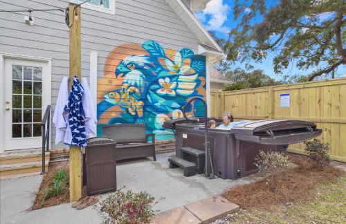 Artsy Downtown Retreat w Hot Tub - Foto 8