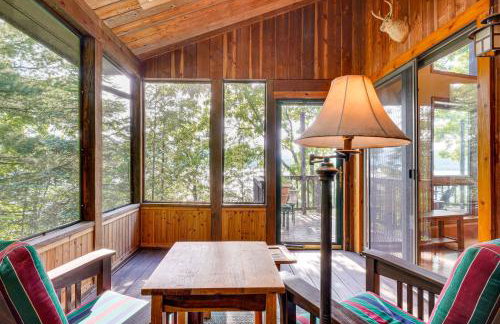 Waterfront Lake George Lodge with Boat Dock and Deck! - Foto 25