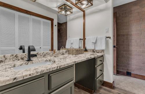 Park Ave Condo Pool Access Near Skiing - Photo 25