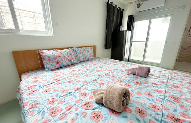 At Samutsakorn Suansom - Photo 3