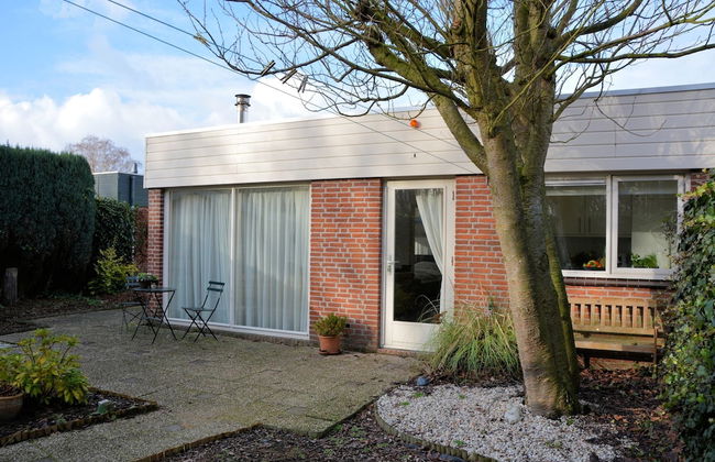 Lovely Family House on Edge of Park near Lake & Sea - Foto 1