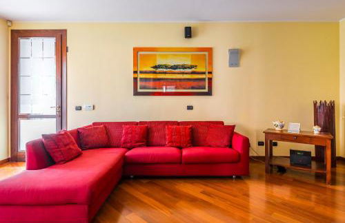 Jacuzzi Apartment in Italian Villa, Wi-Fi & Garden Sassuolo - Maranello - Foto 1