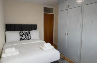 Cosy 2-Bed Flat in the Heart of Prestwich Village - Foto 6