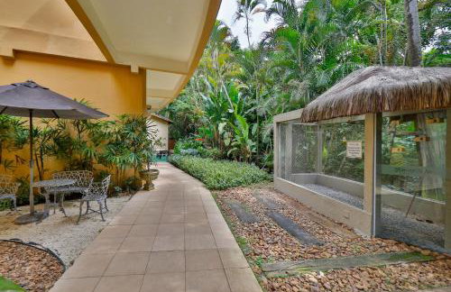 Fabuloso flat 241, Amarílis, Riviera de São Lourenço 3 Piscinas climatizadas carregador veiculo eletrico 2 quartos sendo uma suíte internet 500mb Adega, cozinha equipada completa, serviço de praia fim de semana limpeza trocas de toalhas, - Foto 60