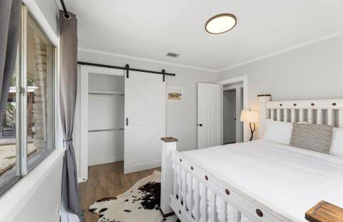 Farm Retreat with Jacuzzi, Fire Pit, Mini Goats, Mini Ponies and Mini Cows - Foto 8