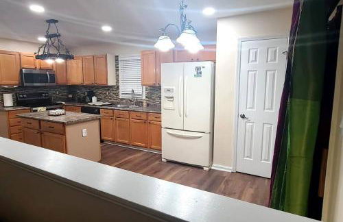 Sweet Home in the heart of Cary Close to NCSU UNC DUKE - Foto 54