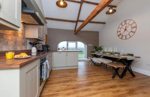 Luxury Barn - Hot Tub, Views, Stunning Location! - Pass the Keys - Photo 23