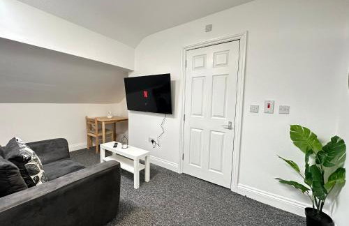 Cozy Two Bedroom Apt in Central Ilkeston with Netflix and Work-ready - Foto 28