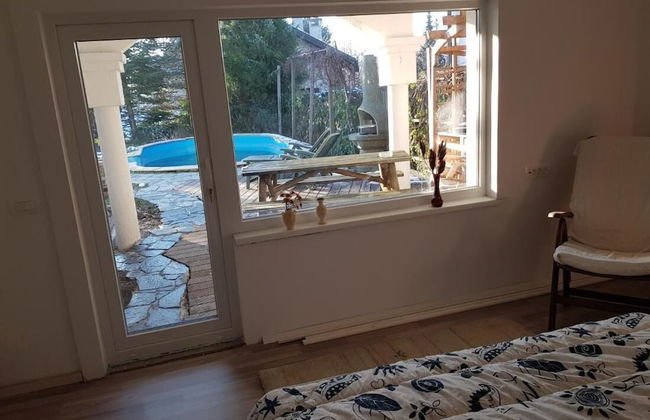 Exclusive Apartment In Villa With Private Garden - Photo 2