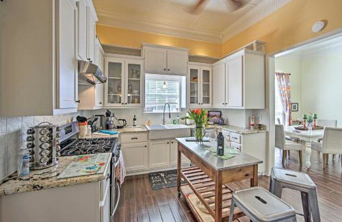 Renovated 'Carnegie Cottage' - Walk to Dtwn! - Foto 2